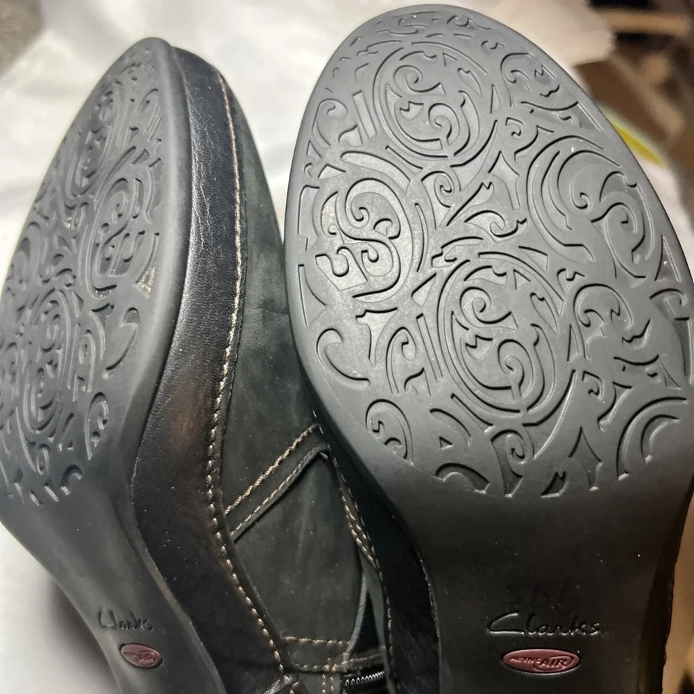Clarks‎ Artisan Black Nubuck 82775 Gallery Art Boots Woman Size 8